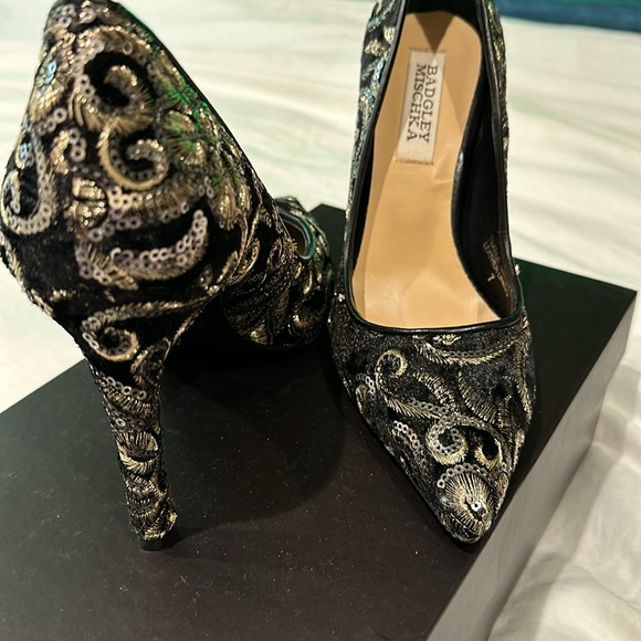 Badgley Mischka Pumps - Picture 6 of 8
